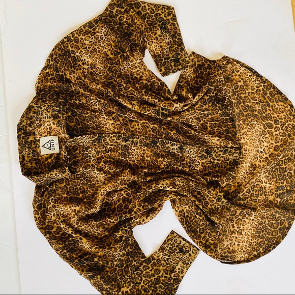 Unif Cold Shoulder oversized Button Down Blouse - Picture 3 of 8